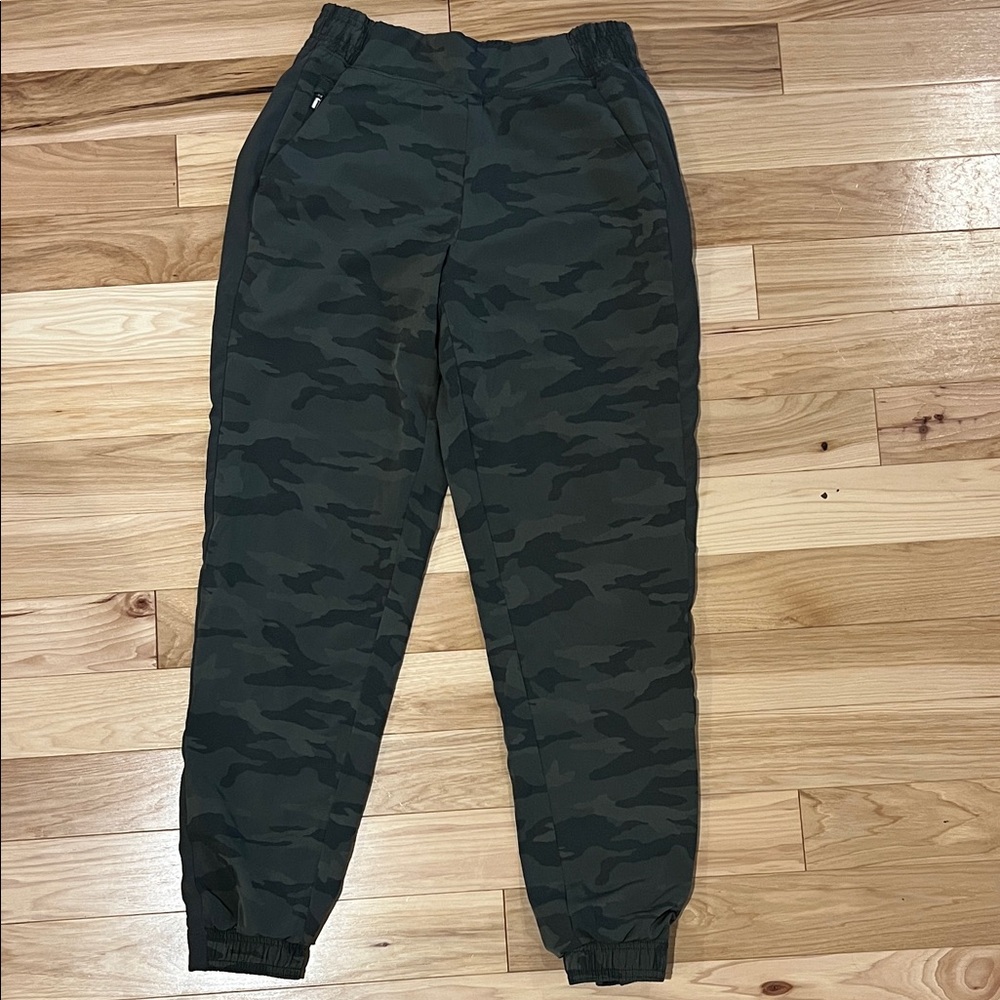 Athleta Brooklyn Lined Camouflage Joggers